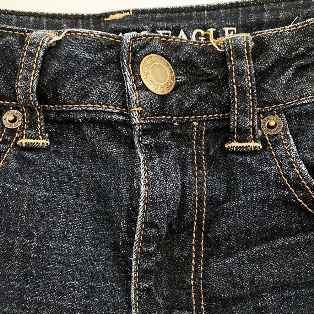 American Eagle | Super Stretch Jean Shorts Dark Wash Size 2 - Picture 4 of 6